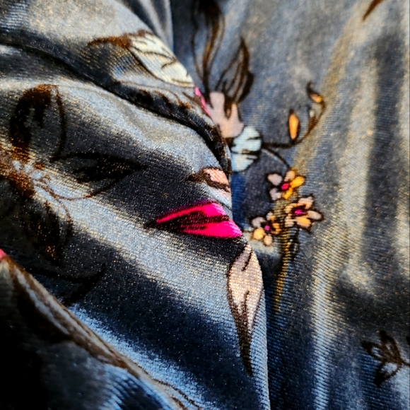 Beautiful 60s/70s Style Floral Dress w/ Flare Sleeves - Picture 7 of 12